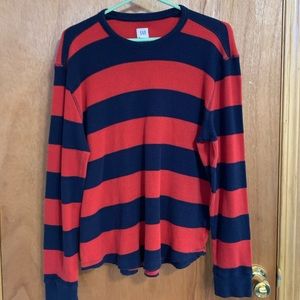 Red and blue gap crew neck